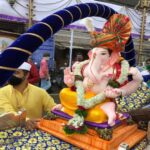 पुण्यातील गणेशोत्सवास कोरोनाच्या सावटामुळे अत्यंत साधेपणाने प्रारंभ