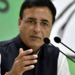 सोनिया गांधींच्या हंगामी अध्यक्षपदाच्या राजीनाम्याचे वृत्त सुरजेवाला यांनी फेटाळले