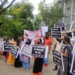 मराठा क्रांती मोर्च्याच्या वतीने पुणे जिल्हाधिकारी कार्यालयाला घेराव