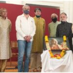 कलाकार त्याच्या कलेतून आणि कलाकृतीच्या माध्यमातून अमर होतो.
