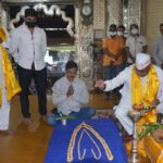 श्रीमंत दगडूशेठ गणपतीला ‘शमी-मंदार माळ’ अर्पण:सुमारे १०८ मणी आणि २८५० खडयांची कलाकुसर व ८५ तोळे सोन्याच्या सुवर्णसाज
