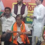 गिरीश बापट आणि संजय काकडे प्रचारात सक्रिय : देवेंद्र फडणवीस यांच्या शिष्टाईला यश : नाकात ऑक्सीजनची नळी आणि थरथरते हात अशा अवस्थेत बापटांनी केले कार्यकर्त्यांना मार्गदर्शन