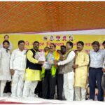 अण्णा भाऊ साठे यांना भारतरत्न दिल्यास पुरस्काराची उंची वाढेल