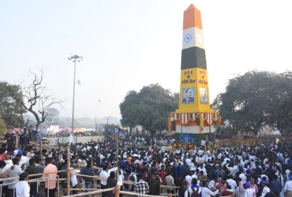 Lakhs of Bhima soldiers pay their respects to the historic Victory Pillar at Koregaon Bhima