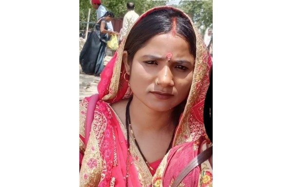 पाण्याच्या टँकरमध्ये महिलेचा मृतदेह मिळून आल्याने खळबळ A woman's body was found in a water tanker