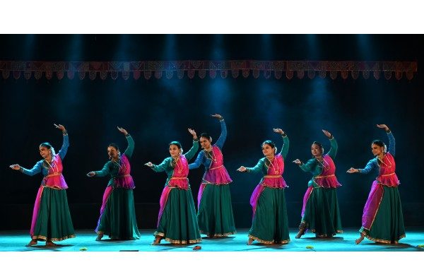 ‘नृत्यारोहिणी’च्या आनंदडोही अवघा शिष्यवृंद एक झाला! All the disciples of 'Nrityarohini' became one