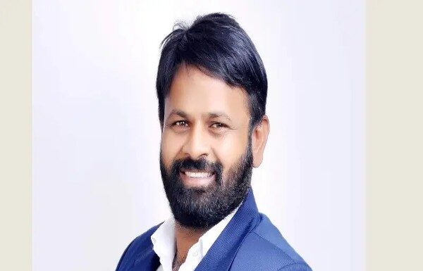 शरद पवारांनी माझी उमेदवारी जाहीर केली होती : ओबीसी आंदोलक लक्ष्मण हाकेंचा गौप्यस्फोट Sharad Pawar had announced my candidature