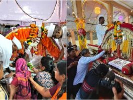 Devotees experience gratitude by bowing their heads at the feet of Mauli-Tukoba.