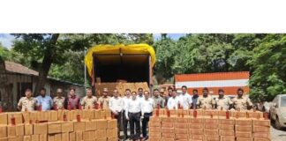 Liquor truck from Goa raided in Pune