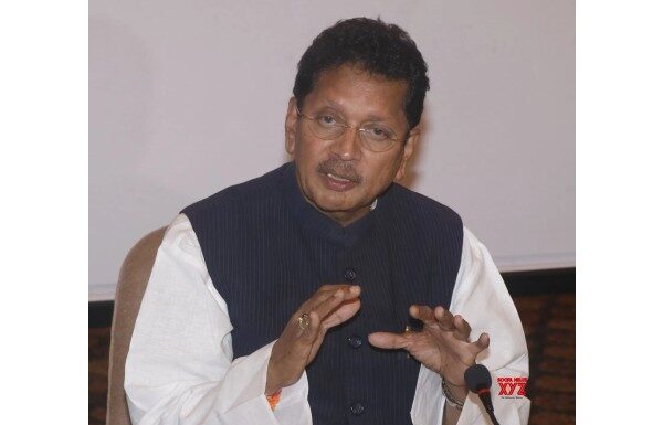 राज ठाकरे यांचे मतपरिवर्तन होईल व मनसेही महायुतीत सहभागी होईल