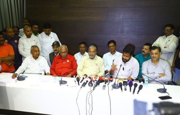 समविचारी नेत्यांनी एकत्र येत केली ‘परिवर्तन महाशक्ती' ची घोषणा : राज्यात देणार तिसऱ्या आघाडीचा पर्याय