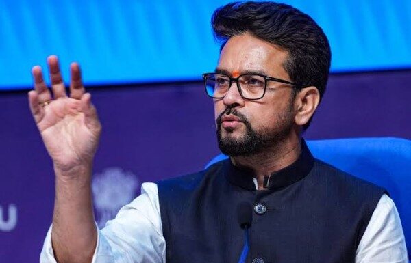 आरक्षण संपविणे, हीच काँग्रेसची मानसिकता : अनुराग ठाकूर यांचा आरोप आरक्षण संपविणे, हीच काँग्रेसची मानसिकता