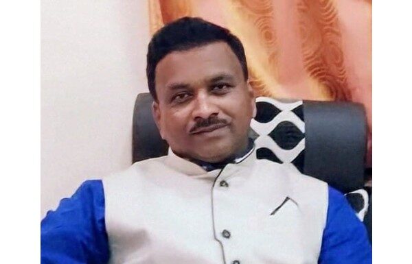 संतोष मोरे यांची सहाय्यक आयुक्त वस्तू आणि सेवा कर या पदावर पदोन्नती संतोष मोरे यांची सहाय्यक आयुक्त वस्तू आणि सेवा कर या पदावर पदोन्नती