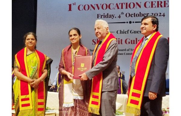 प्रामाणिकता, सचोटी आणि निष्ठा हा स्वविकासाचा आणि नवतंत्रज्ञान निर्माणाचा आधार : अजित गुलाबचंद : निकमार विद्यापीठाचा पहिला दीक्षांत समारंभ संपन्न प्रामाणिकता, सचोटी आणि निष्ठा हा स्वविकासाचा आणि नवतंत्रज्ञान निर्माणाचा आधार
