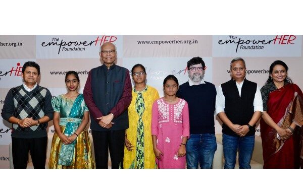 नव भारतासाठी स्त्रीयांना सक्षम करावे