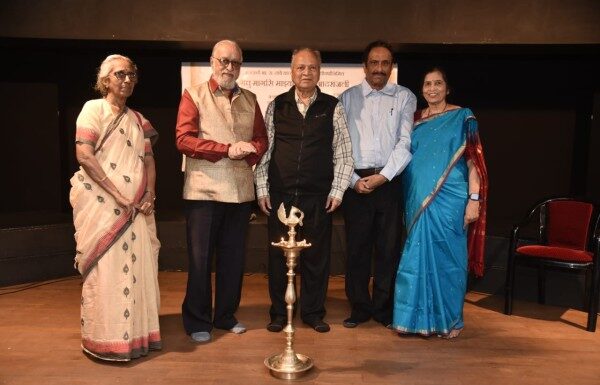 भा. रा. तांबे यांच्या कवितांमध्ये कलावादी दृष्टी होती