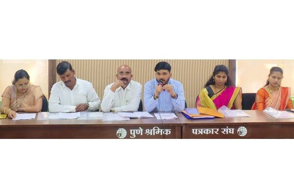 आंबवणेचे माजी सरपंच मच्छिंद्र कराळे यांनी केलेल्या आर्थिक घोटाळ्याची शासनाने चौकशी करावीः ग्रामपंचायत सदस्यांची मागणी आंबवणेचे माजी सरपंच मच्छिंद्र कराळे यांनी केलेल्या आर्थिक घोटाळ्याची शासनाने चौकशी करावी