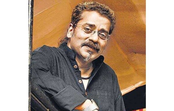प्रत्येक गोष्टीत हे बरोबर, हे चूक असा पवित्रा घेऊन चालत नाही – पद्मश्री हरिहरन : मंदिरात पारंपारिक पोषाखात जायला काय हरकत आहे? मंदिरात पारंपारिक पोषाखात जायला काय हरकत आहे?