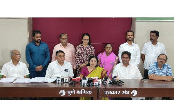 तुमचे गेल्यावेळी तिकीट कापले, तसे पुढेही बघून घेऊ : खासदार मेधा कुलकर्णी यांना भाजप नेत्याकडून धमकी? : यशवंत सहकारी बँक घोटाळा प्रकरण तुमचे गेल्यावेळी तिकीट कापले, तसे पुढेही बघून घेऊ : खासदार मेधा कुलकर्णी यांना भाजप नेत्याकडून धमकी?