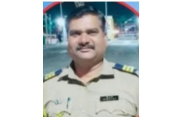 ऑन डय़ुटी पोलिसाला कंटेनरने चिरडले : वाढदिवसाच्या दिवशी अंत्यसंस्कार ऑन डय़ुटी पोलिसाला कंटेनरने चिरडले