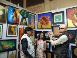 रंगरेषांतून आनंदनिर्मिती करणारे कलाकार श्रेष्ठ वाटतात