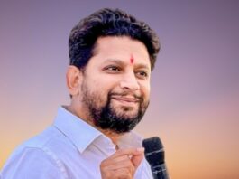 सुजय विखे यांनी केली अजित पवारांची पाठराखण