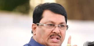महिला आयोगाने न्याय देण्याची भुमिका स्विकारली नाही हे दुर्दैव
