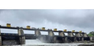 खडकवासला धरणातून विसर्ग वाढवला: पुणेकरांना सतर्कतेचा इशारा! खडकवासला धरणातून विसर्ग वाढवला: पुणेकरांना सतर्कतेचा इशारा