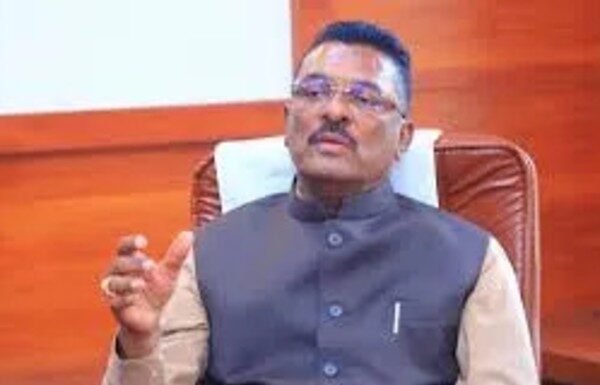 काही वर्षांत सर्व एसटी बसेस इलेक्ट्रिक करणार