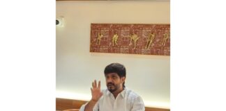 फर्ग्युसन कॉलेज रस्त्यावर रात्री उशीरा बेकायदेशीरपणे विक्री करणाऱ्या बाहेरील लोकांवर कारवाई करा