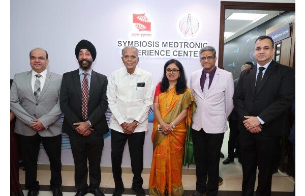 मेडट्रॉनिक आणि सिम्बायोसिस इंटरनॅशनल मध्ये सहयोग : मेडट्रॉनिक आणि सिम्बायोसिस इंटरनॅशनल मध्ये सहयोग सिम्बायोसिस येथे अत्याधुनिक एक्स्पीरिअन्स सेंटरचे उद्घाटन