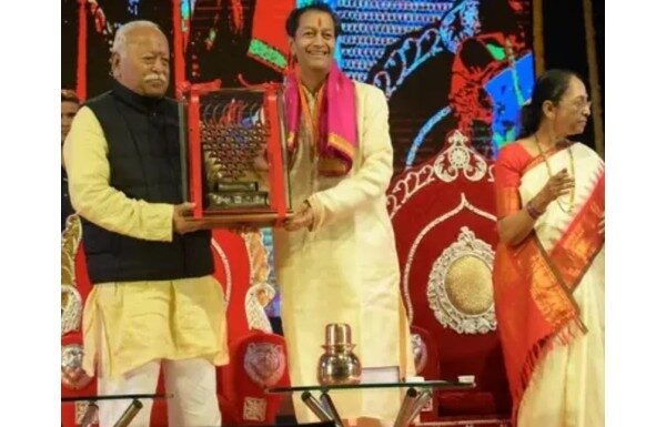 समाजाचे कार्य करणाऱ्या राष्ट्रीय स्वयंसेवक संघात उपकाराची अथवा अहंकाराची भावना नाही- सरसंघचालक डॉ. मोहन भागवत समाजाचे कार्य करणाऱ्या राष्ट्रीय स्वयंसेवक संघात उपकाराची अथवा अहंकाराची भावना नाही- सरसंघचालक डॉ. मोहन भागवत