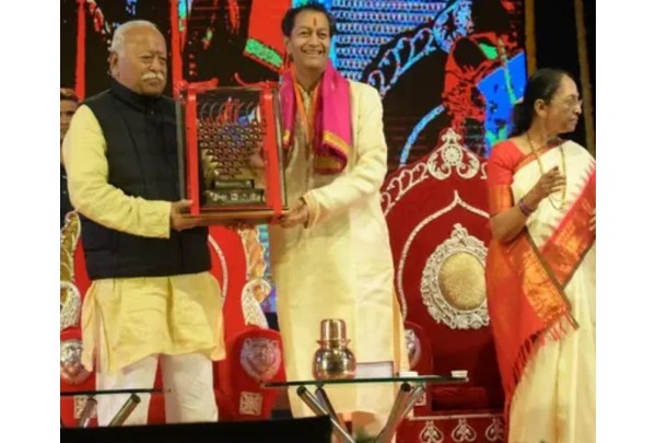 समाजाचे कार्य करणाऱ्या राष्ट्रीय स्वयंसेवक संघात उपकाराची अथवा अहंकाराची भावना नाही- सरसंघचालक डॉ. मोहन भागवत समाजाचे कार्य करणाऱ्या राष्ट्रीय स्वयंसेवक संघात उपकाराची अथवा अहंकाराची भावना नाही- सरसंघचालक डॉ. मोहन भागवत