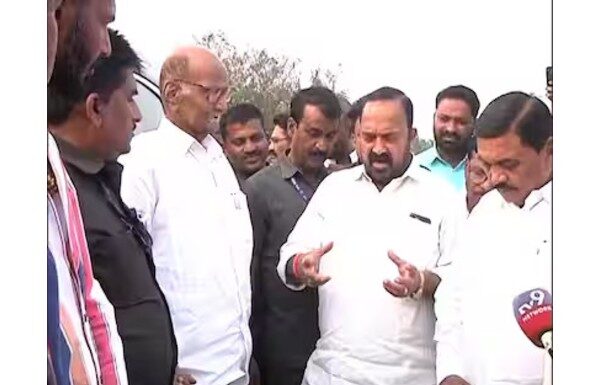 sharad pawar active in baramati : दुःख बाजूला सारून शरद पवार जनसेवेत सक्रिय; बारामतीची सूत्रे हाती घेत नीरा नदीच्या प्रदूषणाची केली पाहणी दुःख बाजूला सारून शरद पवार जनसेवेत सक्रिय;