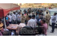 सिंहगड रस्त्यावर महापालिकेची मोठी कारवाई; ५० हजार चौरस फुटांवरील अतिक्रमणे जमीनदोस्त पुणे महापालिकेने सिंहगड रोडवरील वडगाव बुद्रुक परिसरात मोठी कारवाई करत ५० हजार चौरस फुटांचे अतिक्रमण हटवले. पाणीपुरवठा प्रकल्पासाठी आरक्षित असलेल्या जागेवरील अनधिकृत हॉटेल आणि बांधकामांवर पालिकेने बुलडोझर फिरवला आहे.