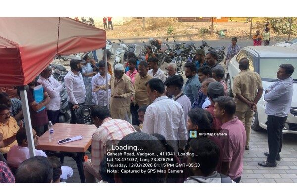 सिंहगड रस्त्यावर महापालिकेची मोठी कारवाई; ५० हजार चौरस फुटांवरील अतिक्रमणे जमीनदोस्त पुणे महापालिकेने सिंहगड रोडवरील वडगाव बुद्रुक परिसरात मोठी कारवाई करत ५० हजार चौरस फुटांचे अतिक्रमण हटवले. पाणीपुरवठा प्रकल्पासाठी आरक्षित असलेल्या जागेवरील अनधिकृत हॉटेल आणि बांधकामांवर पालिकेने बुलडोझर फिरवला आहे.