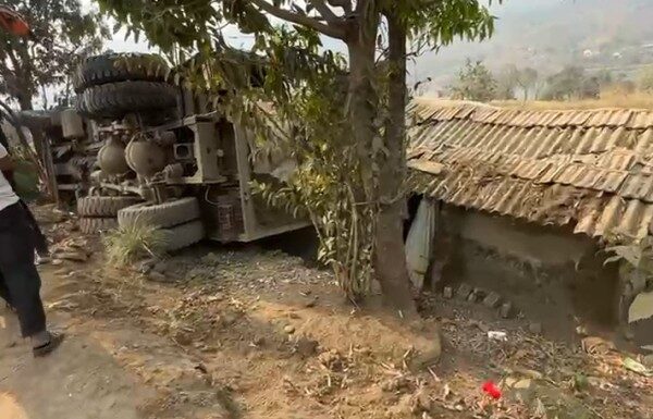 मुळशीत रिंग रोड कामादरम्यान भीषण दुर्घटना – डंपर घरावर पलटला, दोन महिलांचा मृत्यू मुळशी रिंग रोड डंपर अपघात