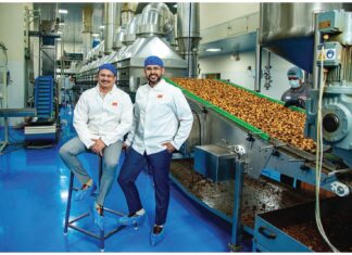 चितळे बंधूंच्या ‘रांजे व्हिजन पार्क’चे उद्घाटन; पहा बाकरवडी कशी बनते! |