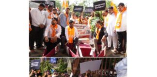 शिवसेना होडी आंदोलन पुणे महापालिका