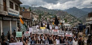 PoK मध्ये असंतोषाचा वणवा: पाकिस्तानच्या दडपशाहीविरोधात जनतेचा एल्गार आणि मानवाधिकारांचा बळी PoK Unrest and Pakistan Oppression