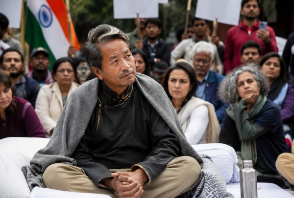 सोनम वांगचुक आंदोलन आणि वाद (Sonam Wangchuk Protest and Controversy) सोनम वांगचुक आंदोलन आणि वाद (Sonam Wangchuk Protest and Controversy)