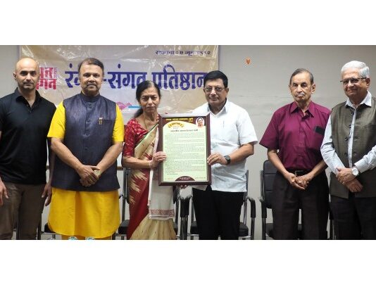 आदर्श आई पुरस्कार अरुणा केळकर
