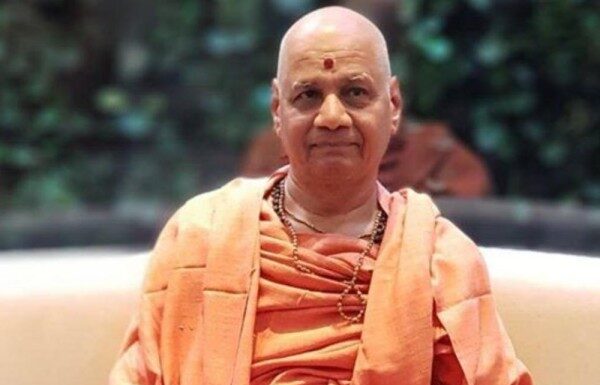 “मैदान सोडून पळणे आमच्या रक्तात नाही!” राम मंदिर चोरीप्रकरणी स्वामी गोविंद देव गिरींचा ठाम निर्धार; राजीनाम्याच्या चर्चा फेटाळल्या स्वामी गोविंद देव गिरी राम मंदिर ट्रस्ट