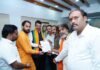 मराठा आरक्षणासह प्रलंबित प्रश्नांवर मराठा क्रांती मोर्चा आक्रमक; मुख्यमंत्री देवेंद्र फडणवीस यांना निवेदन देत विचारले प्रश्न मराठा क्रांती मोर्चा मुख्यमंत्री देवेंद्र फडणवीस निवेदन