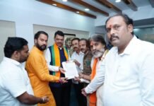 मराठा क्रांती मोर्चा मुख्यमंत्री देवेंद्र फडणवीस निवेदन