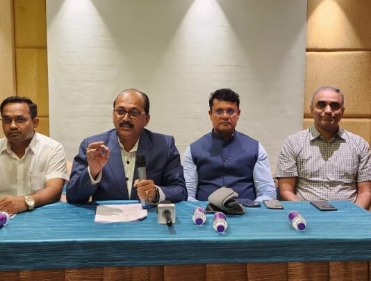 उच्च न्यायालयाच्या आदेशाप्रमाणे कोचिंग क्लासेस नियमन कायद्याच्या मसुद्यात फेरबदल करा; पीटीएएमची राज्य सरकारकडे मागणी प्रोफेशनल टीचर्स असोसिएशन ऑफ महाराष्ट्र (PTAM)
