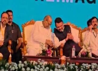 Sharad Pawar Devendra Fadnavis Talegaon Meeting