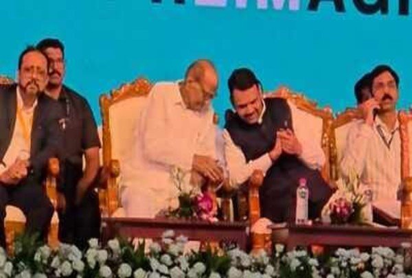Sharad Pawar Devendra Fadnavis Talegaon Meeting Sharad Pawar Devendra Fadnavis Talegaon Meeting